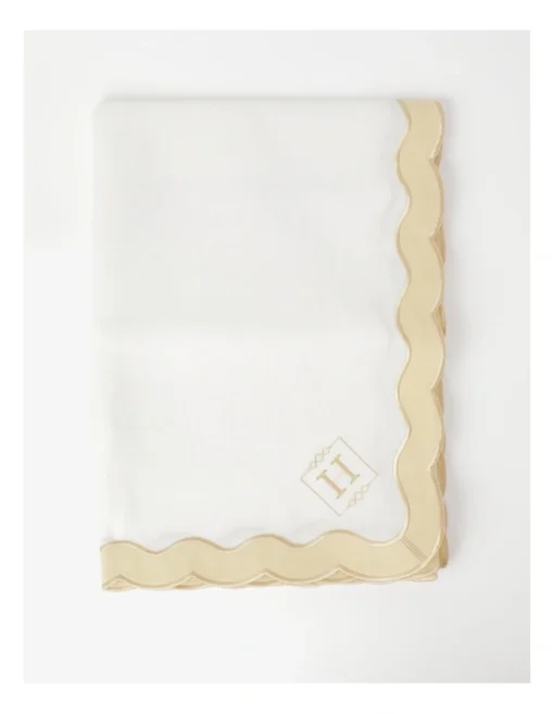 Heritage Florence Scalloped Edge Tablecloth With Gold Rim -Homeware Haven Shop