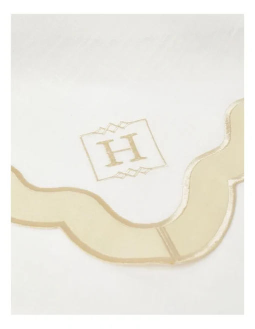 Heritage Florence Scalloped Edge Tablecloth With Gold Rim -Homeware Haven Shop